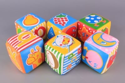 Бебешки меки кубчета - дрънкалки, 6 броя