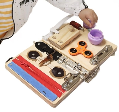 Дървена сгъваема дъска с активности (Бизиборд)