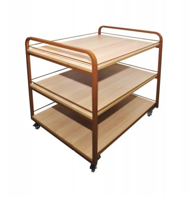 Маси за хранене, колички за сервиране