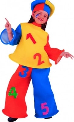 Театрални костюми, народни носии и инструменти