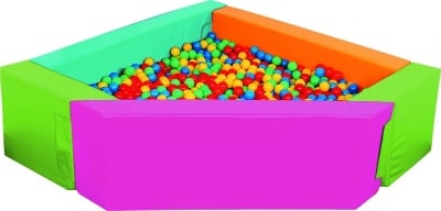 Басейни за топки, топки и пързалки за тях