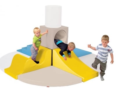 Меки комплекти - центрове, фигури, килимчета и др.