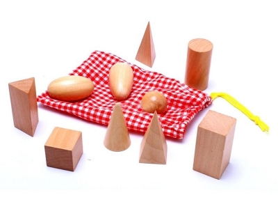 Торбичка с геометрични фигури