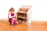 Детска дървена къща за кукли с пеперудки