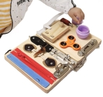 Дървена сгъваема дъска с активности (Бизиборд)