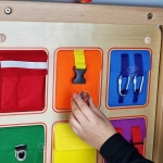 Манипулативна дъска за стена - Закопчалки за сръчност на пръстите 1