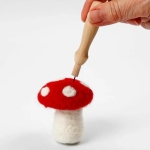 Дървена дръжка за игла за филц + 5 игли