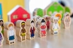 Фигурки за игра (дървени) - Децата по света